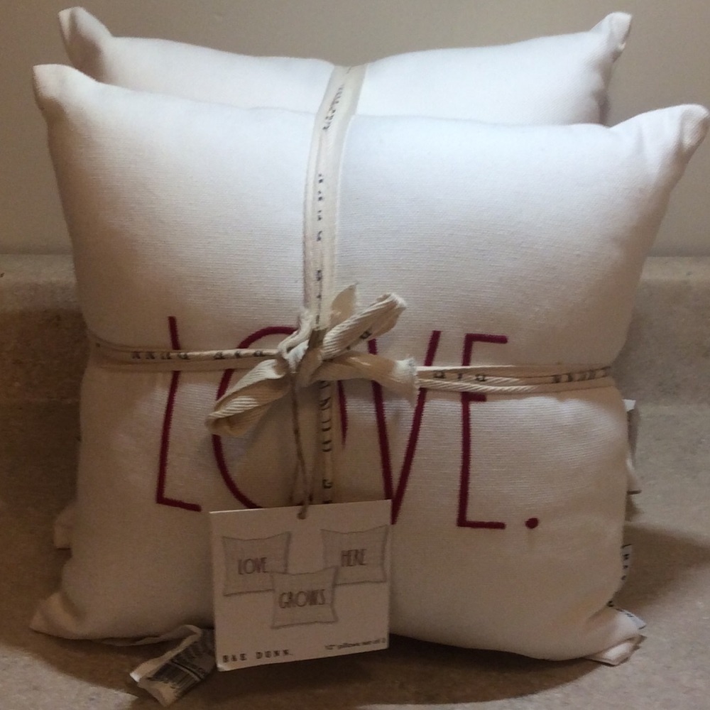 Rae Dunn 3 Piece LOVE GROWS HERE Pillow Set